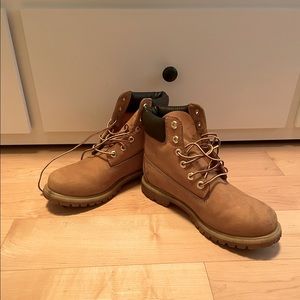 Size 9 Timberland Boots